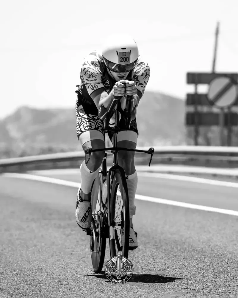 Ciclista en contrarreloj, portada de Umbral 0